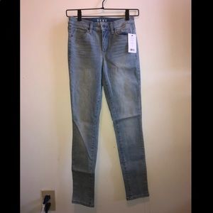 DKNY Ludlow High Rise Skinny Jeans